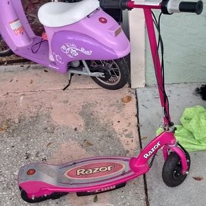 Razor electric scooter